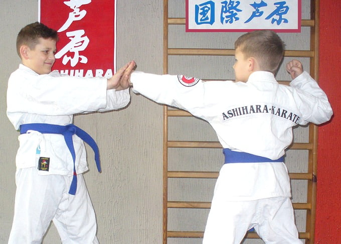 1. jpg trening ashihara karate dzieci